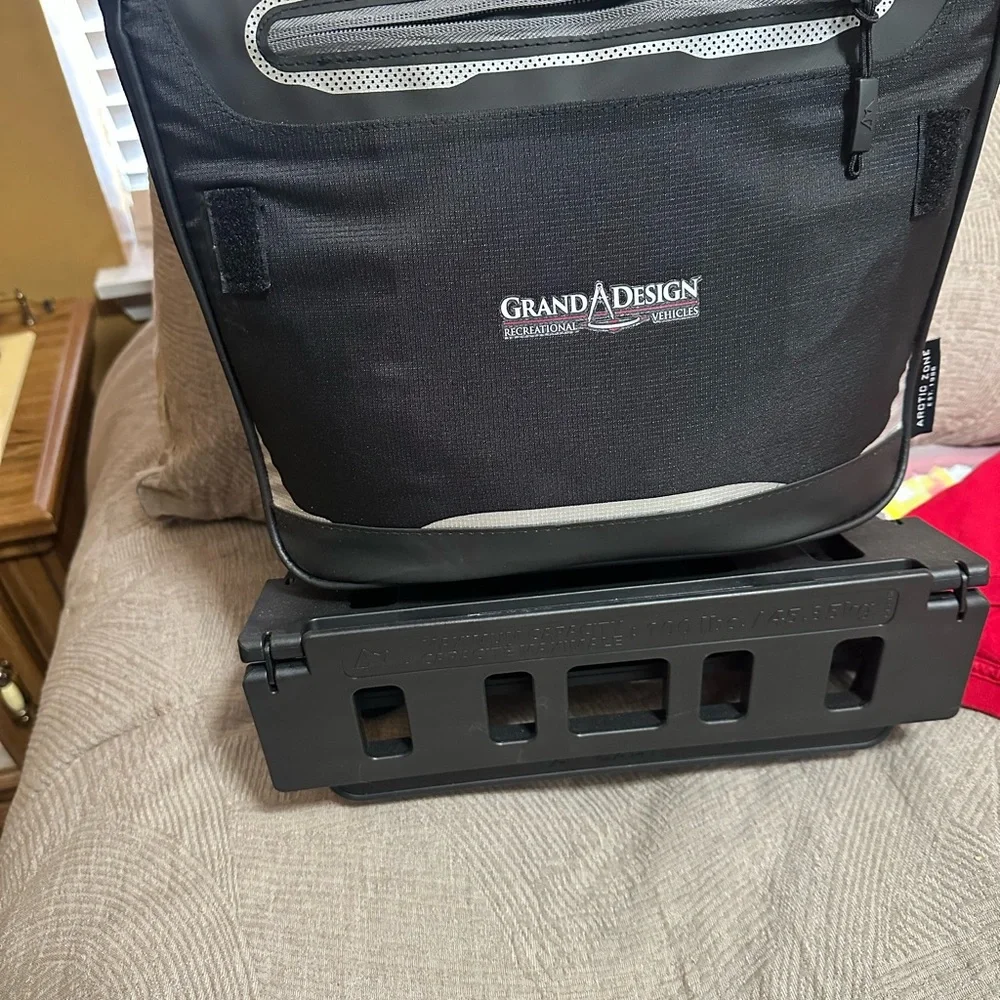 Grand Design Titan Deep Freeze Cooler - Picture 4 of 4